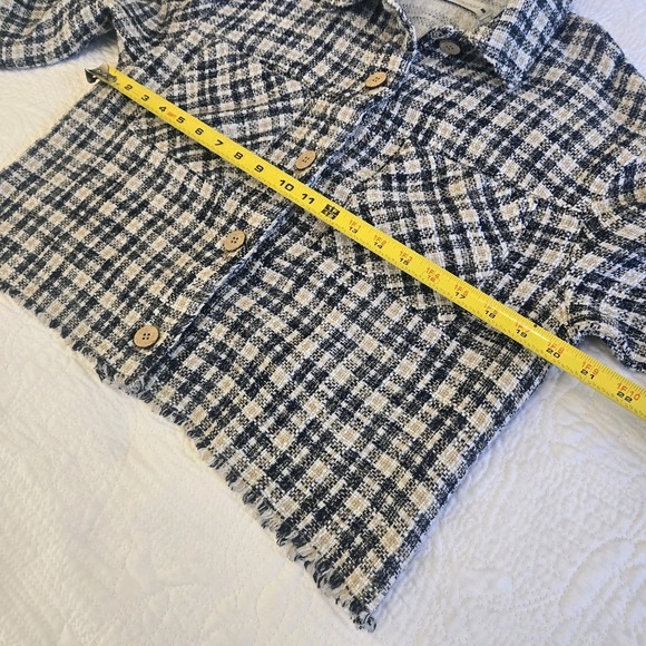 Zara Tweed Plaid Cropped Jacket Button Up Collared Navy Cream Frayed Hem Small - Picture 10 of 16